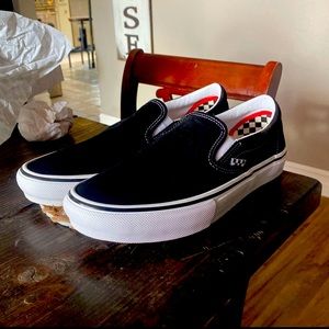 Size 10.5 slip on pop Cush